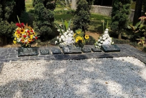 Medellín: Private Pablo Escobar and Comuna 13 Tour