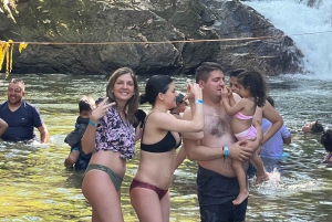 Medellín: River Tubing og BBQ-dagsudflugt med afhentning på hotel