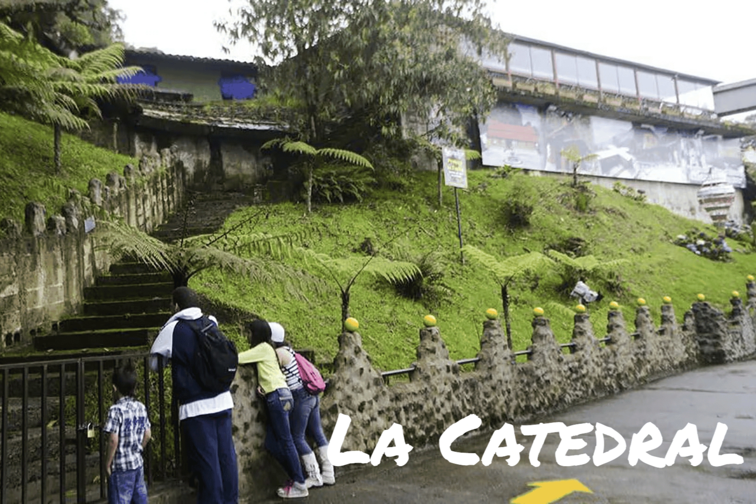 Medellín: Tur til La Catedral - Historien om Pablo Escobar og hans innvirkning