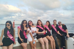 Картахена: VIP-тур по заливу на закате с открытым баром и клубом