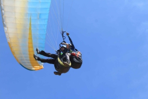 Gleitschirmfliegen über dem Grand Canyon von Chicamocha, San Gil