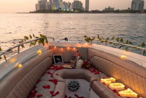 Noite romântica na baía de Cartagena