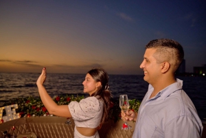 Noite romântica na baía de Cartagena