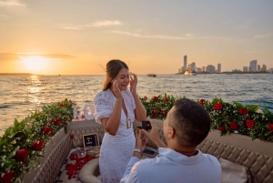Noite romântica na baía de Cartagena