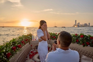 Noite romântica na baía de Cartagena