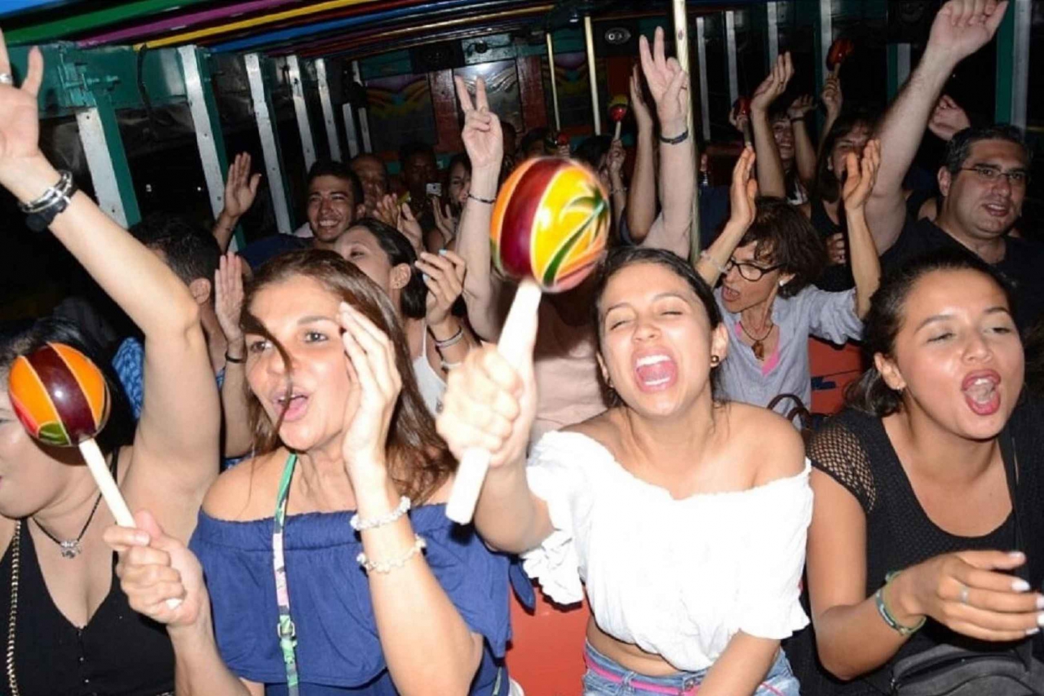 Cartagena: tour della baia con open bar, tramonto e discoteca
