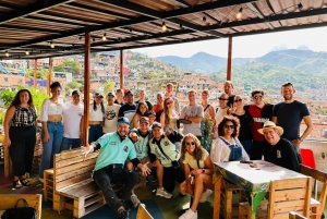 Medellín: Comuna 13 und Graffiti Geführte Tour mit einem lokalen Guide