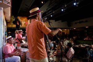 Interview with Julio Cabrera, owner and barman of Café La Trova.