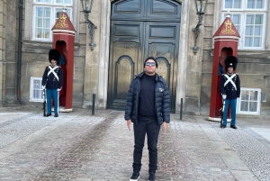 København: Privat byvandring med billet til kanalrundfart