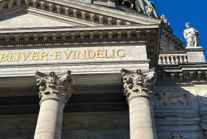 København: Privat byvandring med billet til kanalrundfart