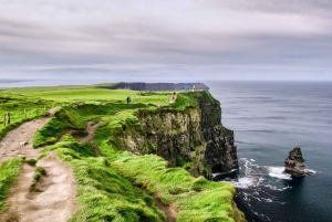 Cliffs of Moher and Blarney 2-Day Tour from Dublin