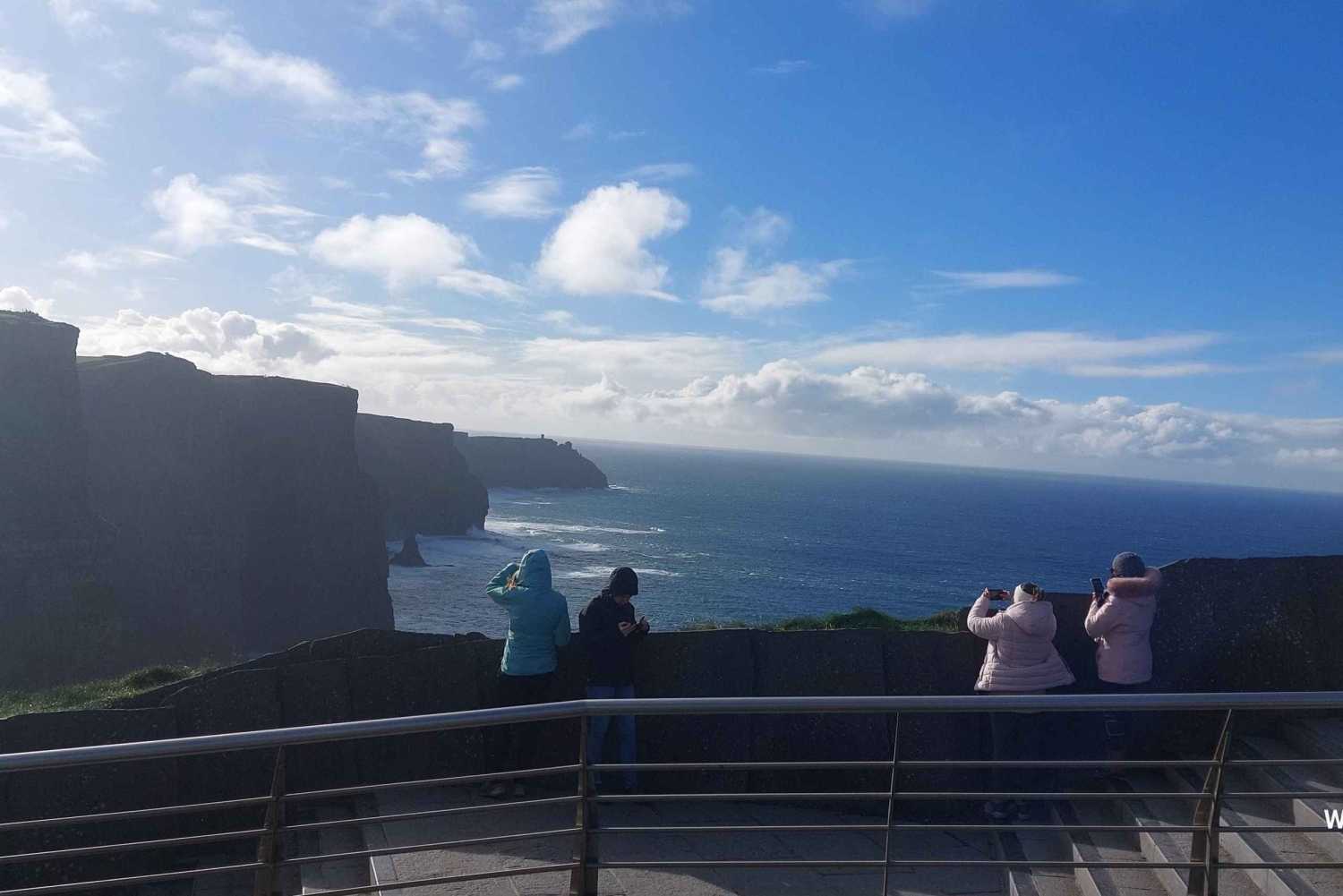 Galway : Croisière sur les falaises de Moher, château et parc folklorique de Bunratty