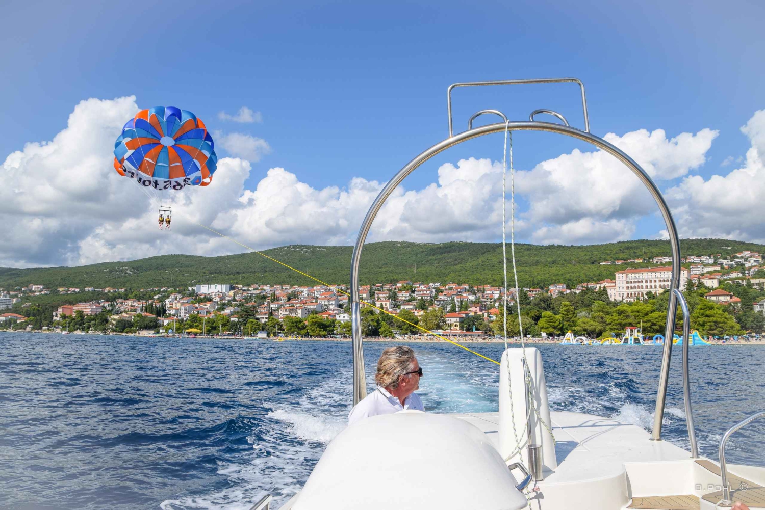 Crikvenica: Esperienza di parasailing sul mare Adriatico