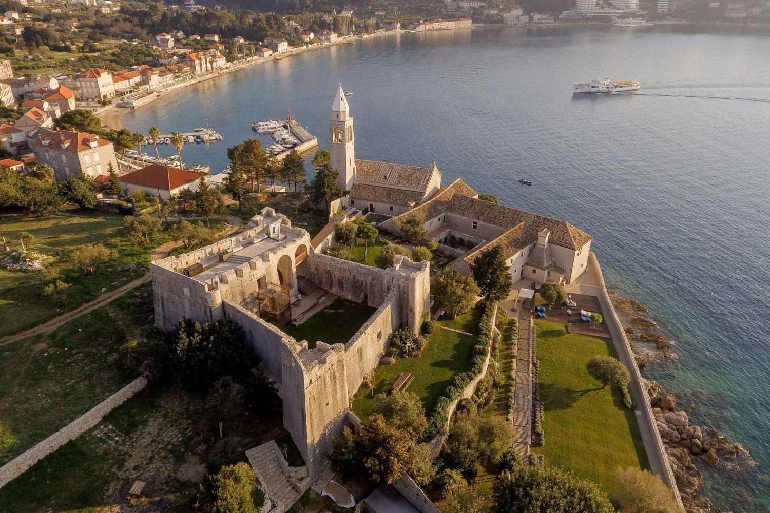 Dubrovnik: Islands Boat Tour & City Tour: Blue Cave, Elaphiti Islands Boat Tour & City Tour