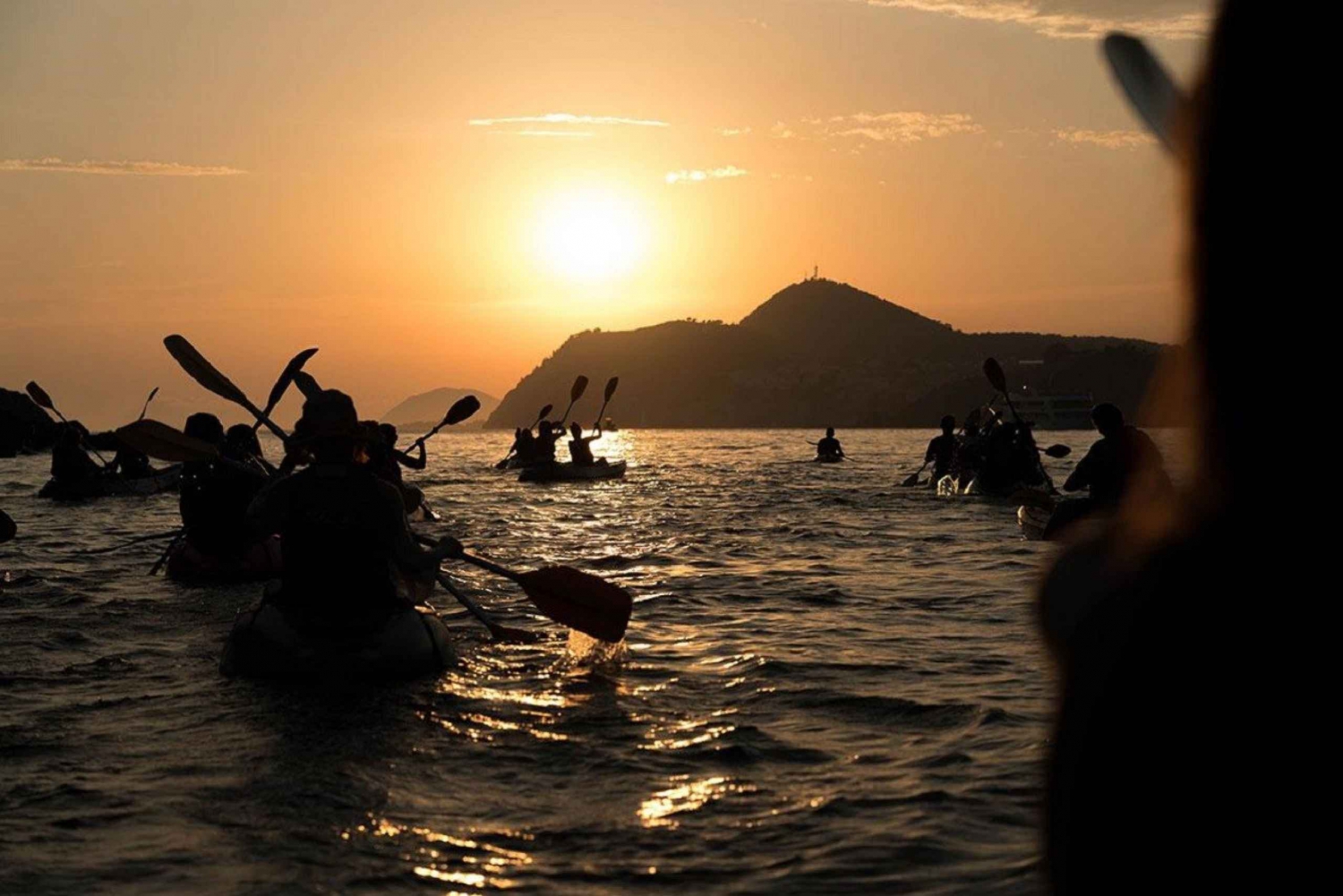 Dubrovnik: tour guiado en kayak de mar al atardecer con vino