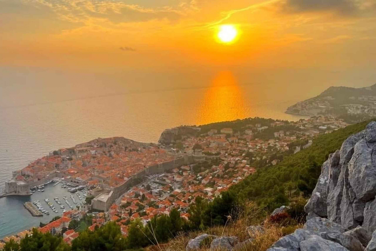 Dubrovnik Sunset Tour with Scenic Views and Local Wine