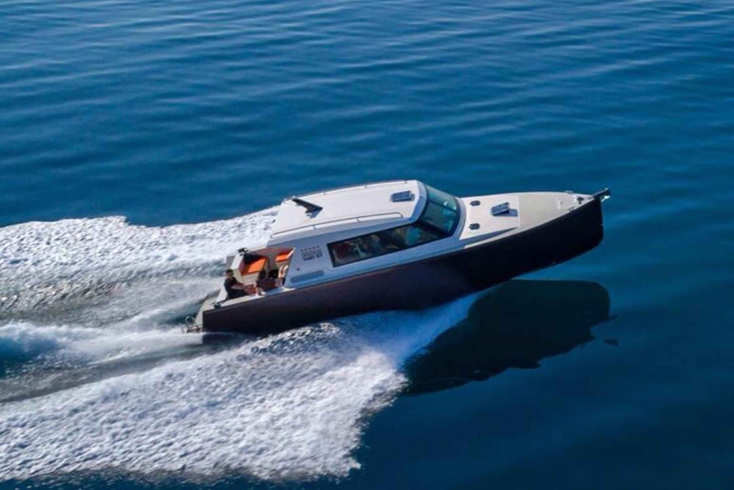 Fra Split: Den blå grotten og Hvar – guidet tur med luksusbåt