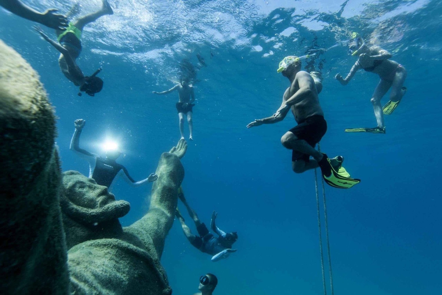 スプリット発：ブルーラグーン&水中博物館（ランチ&ドリンク付き）