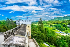 From Zagreb: Fairytale Castle & Wine Tasting & Lunch