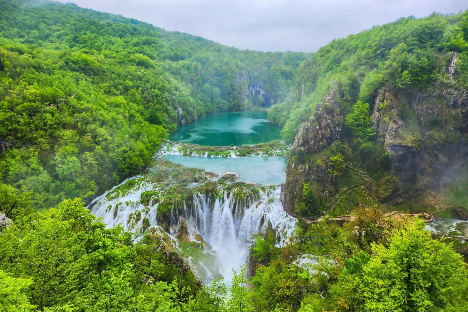 Zagreb: Plitvice med billet og Rastoke-tur for maks. 8 personer