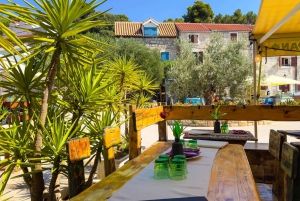 Passeio privado de lancha rápida: Lagoa Azul e 3 Ilhas a partir de Split