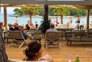 Passeio privado de lancha rápida: Lagoa Azul e 3 Ilhas a partir de Split