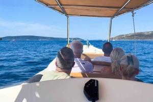 Passeio privado de lancha rápida: Lagoa Azul e 3 Ilhas a partir de Split