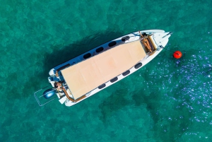 Passeio privado de lancha rápida: Lagoa Azul e 3 Ilhas a partir de Split