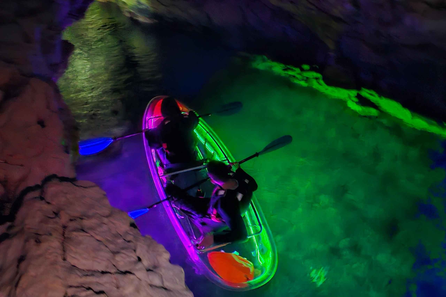 Pula: Istria Cave LED Illuminated Kayak Tour by Night (Nocna wycieczka kajakiem po jaskiniach Istrii)