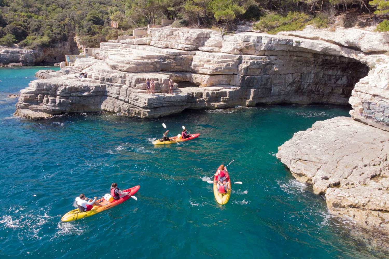 Pula: Avventura in mare - Barca, kayak, snorkeling e tuffi dalle scogliere