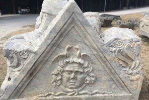 サロナ野外博物館 - プライベート・ガイドツアー（チケット込み