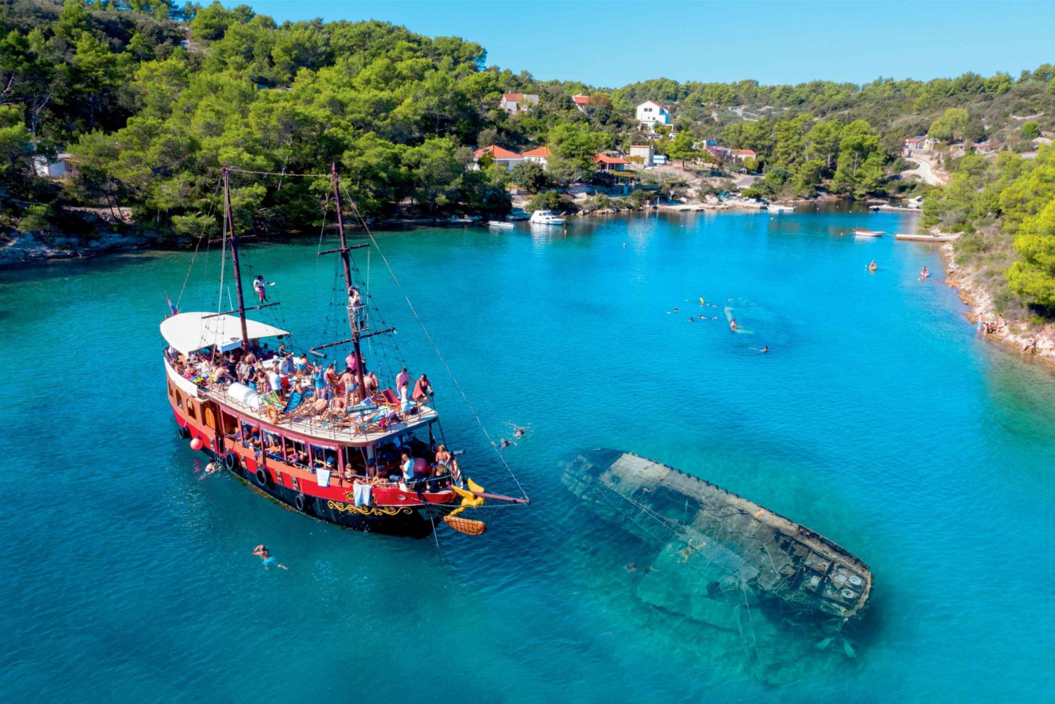 Split: Blue Lagoon Underwater Museum Tour w/Lunch & Drinks