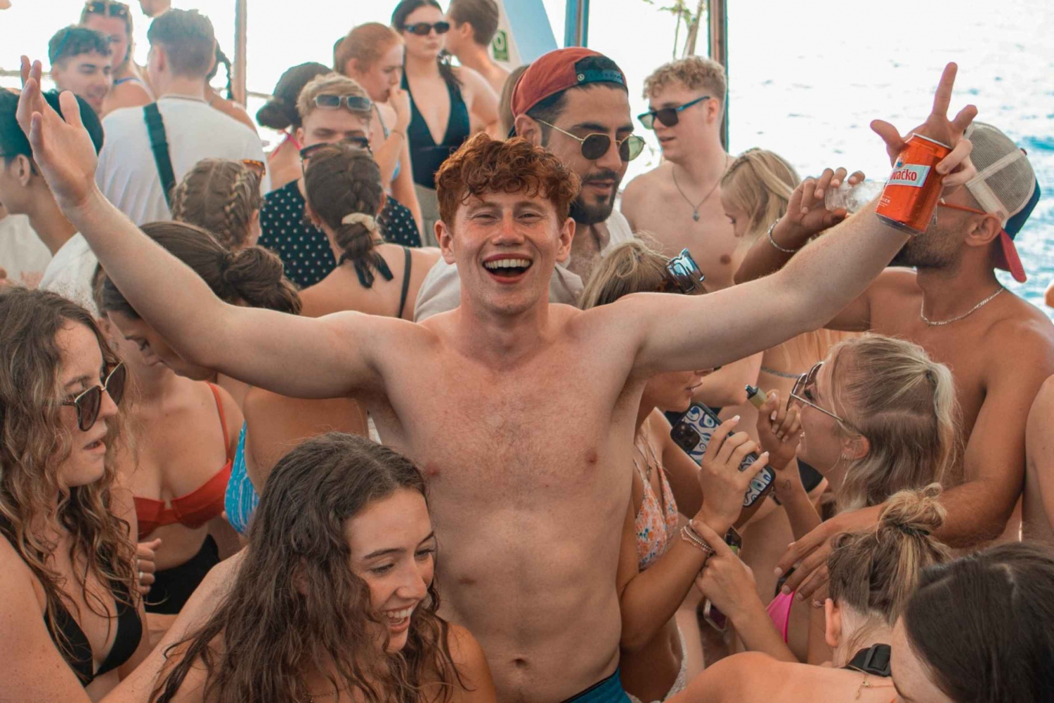 Сплит: Captain's Boat Party - Голубая лагуна, DJ и бесплатные шоты