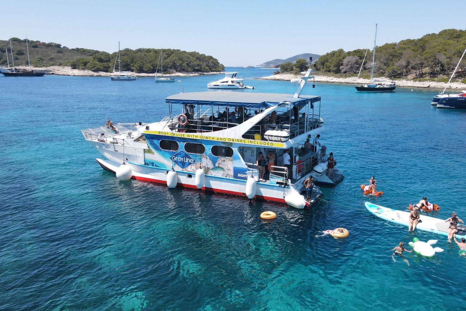 Split : Croisière à Hvar, Brač et Pakleni avec déjeuner et boissons