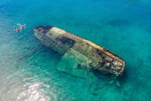 Split: wycieczka piesza po Trogirze, rejs do Błękitnej Laguny i wraku statku