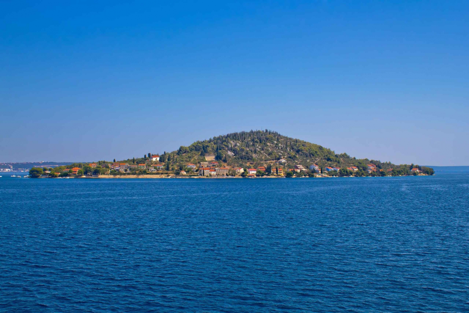 Zadar: Wooden Boat half day Adventure with drinks