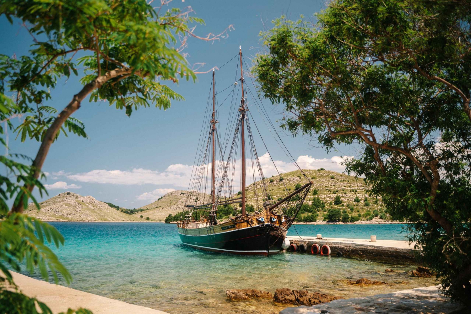 Zadar: Båttur med ubegrenset vin og 3 stopp