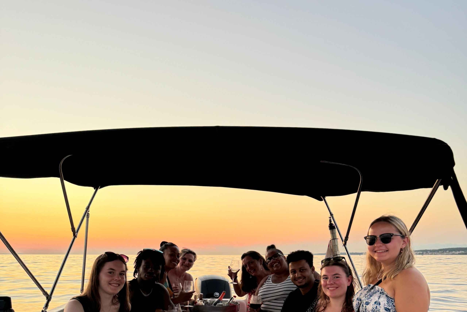 Zadar: Bådtur i solnedgang med ubegrænsede drikkevarer