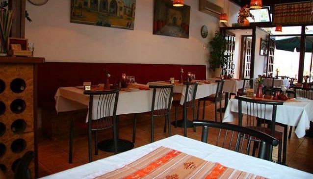 Meze Taverna Restaurant