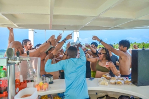 プンタカナ・カタマラン・パーティーボート（大人限定）