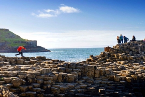 Dublin: Giant's Causeway & Belfast (Titanic or Black Taxi)
