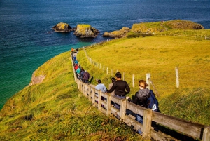 Dublin: Giant's Causeway & Belfast (Titanic or Black Taxi)
