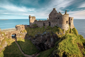 Dublin: Giants Causeway, Dark Hedges, Dunluce & Belfast Tour