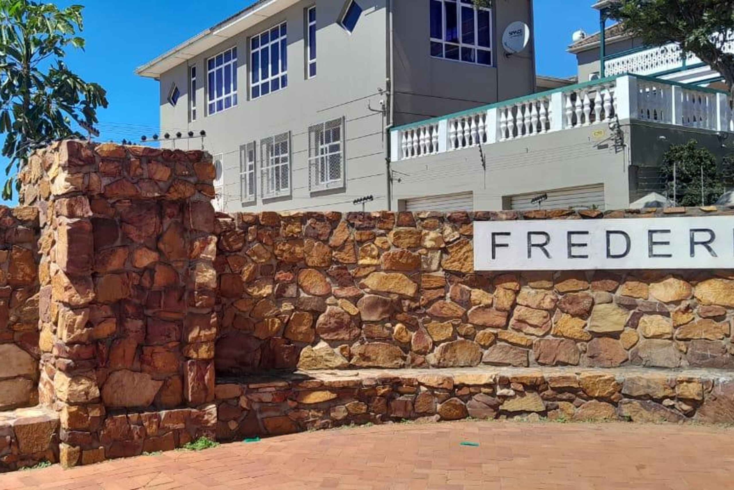 Port Elizabeth: Städtetour, Besuch der Nelson Mandela University.