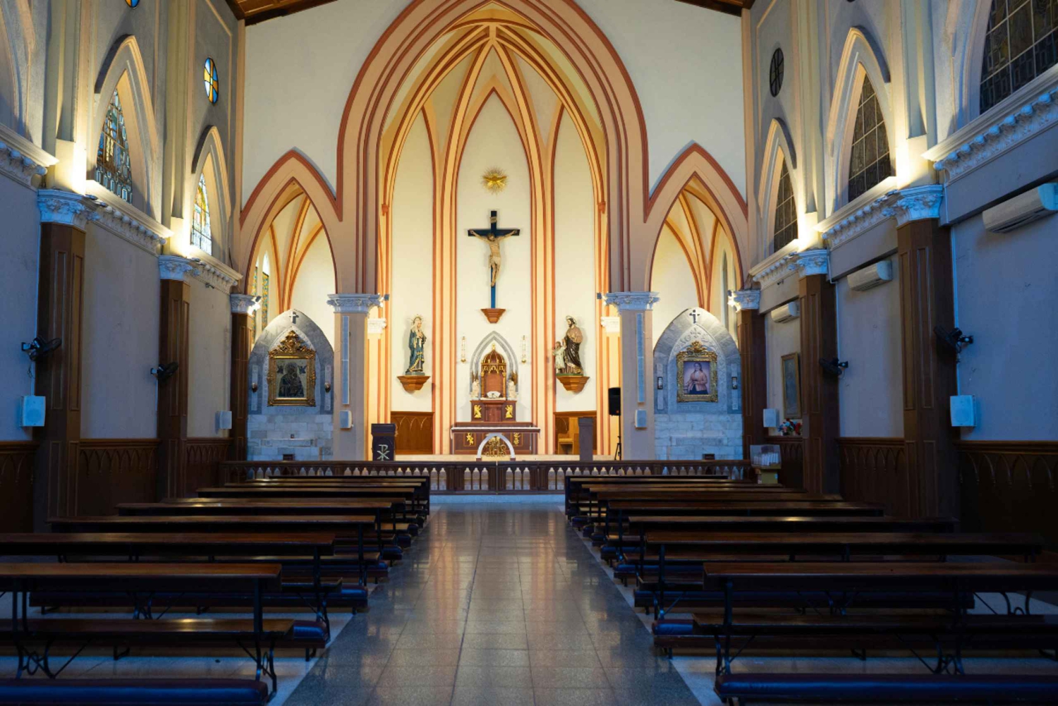 グアヤキル：ガイド付き宗教市内ツアー（入場料込み）