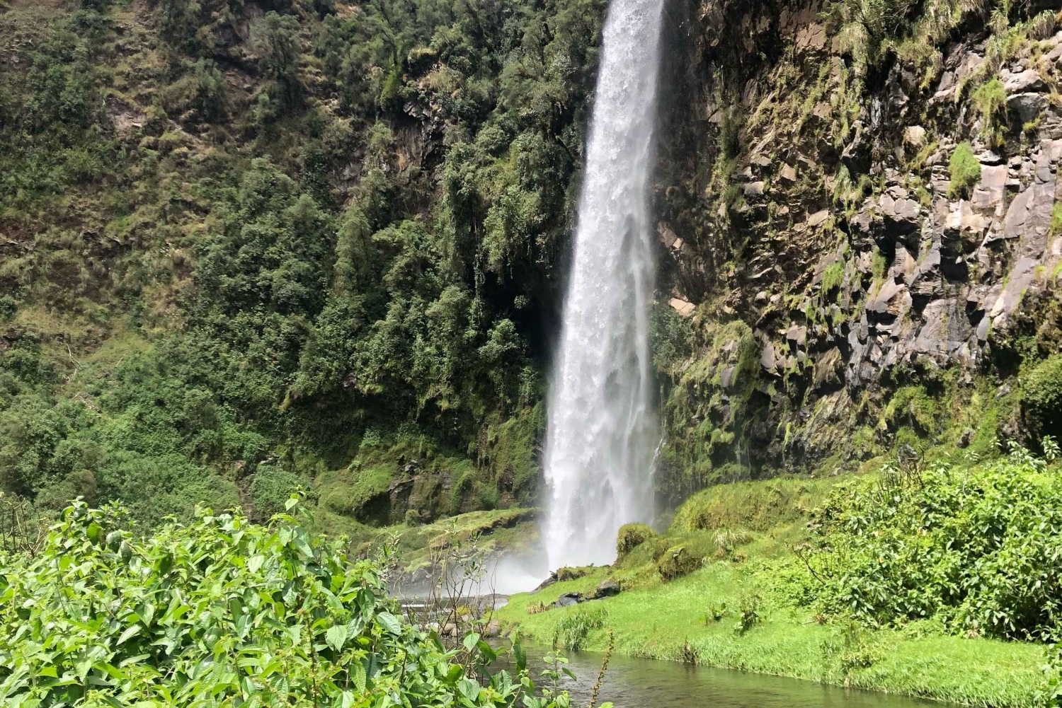 Quito : randonnée à la cascade de Condor Machay et visite d'une hacienda
