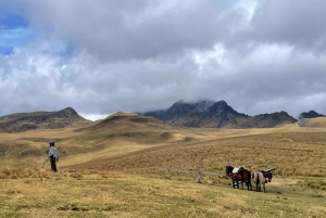 キト：コンドルマチャイの滝ハイキングとアシエンダ訪問をご案内いたします