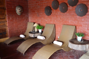 キト：コンドルマチャイの滝ハイキングとアシエンダ訪問をご案内いたします