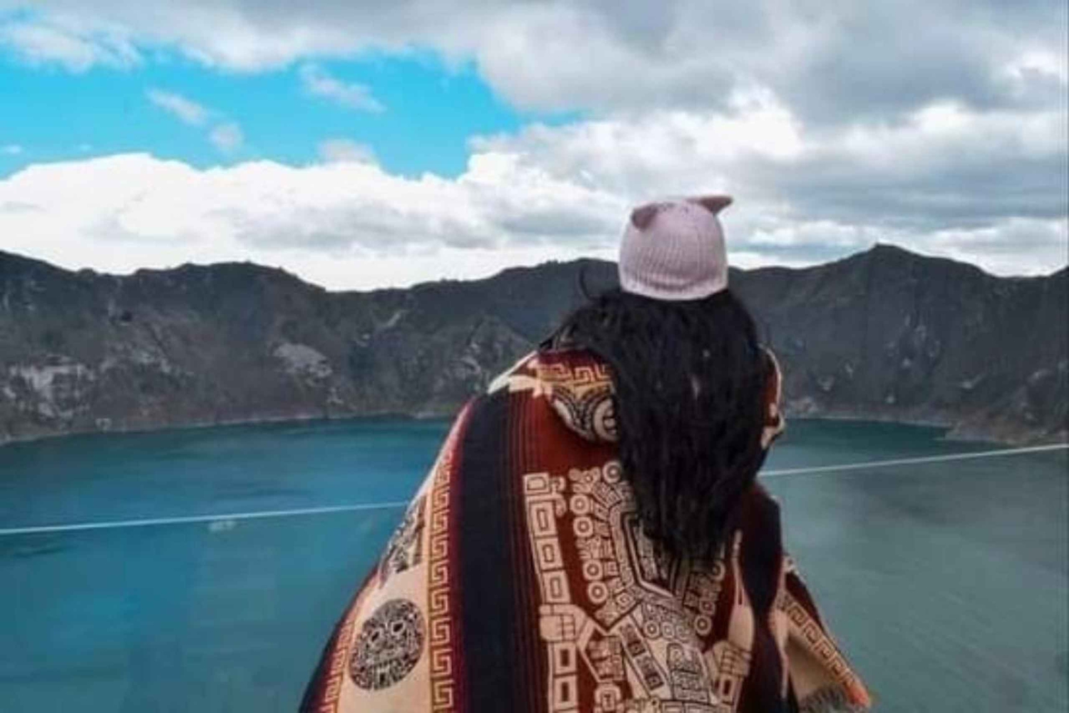 キト：キロトア湖、コトパクシ、ヤンボ湖ツアー（終日）