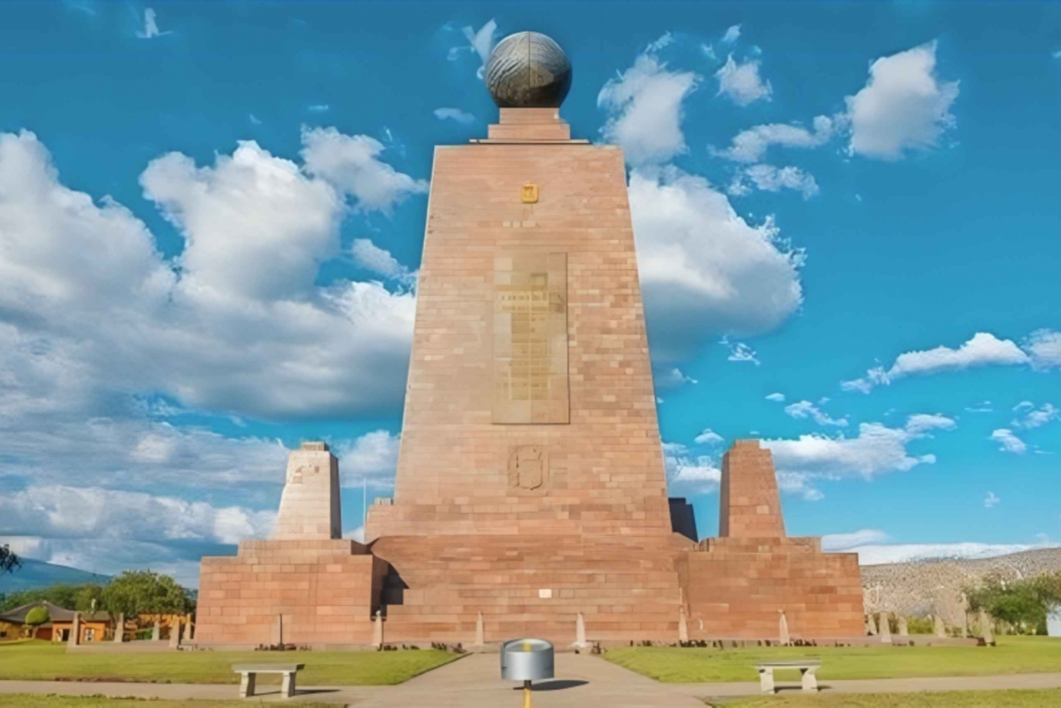 Quito: Must-See Sites Walking Tour With A Guide